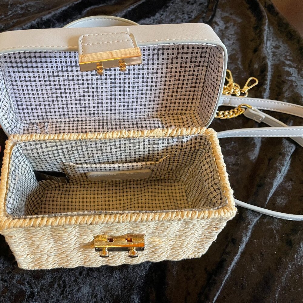 Live Dreams light blue basket pill box purse - Picture 9 of 9